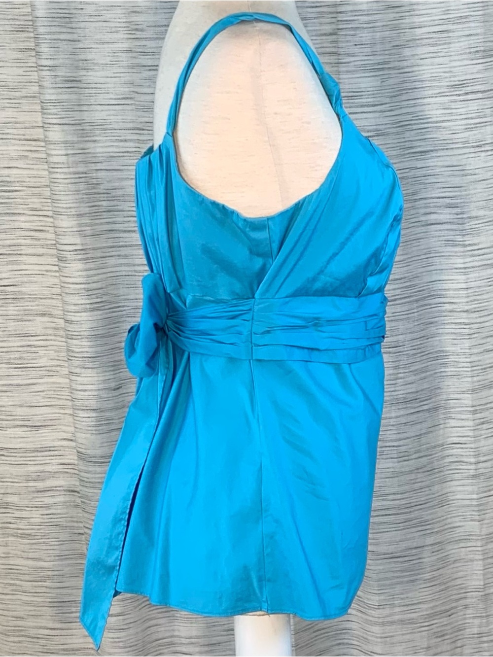 Ann Taylor sky blue sleeveless top. - Picture 14 of 16